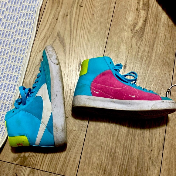 Kid’s Nike Blazers - Picture 1 of 3